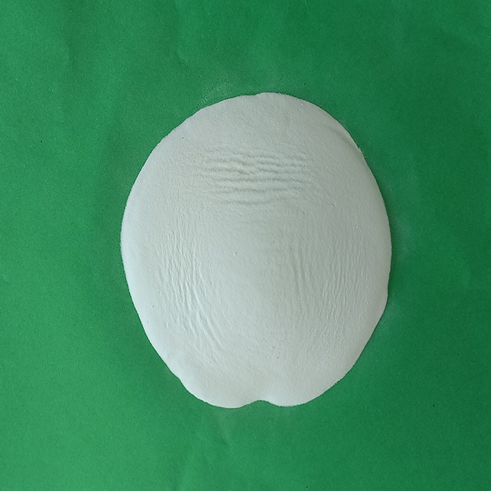 Niepalny fluorek aluminium o masie molarnej 83,98 g/mol 232-140-9