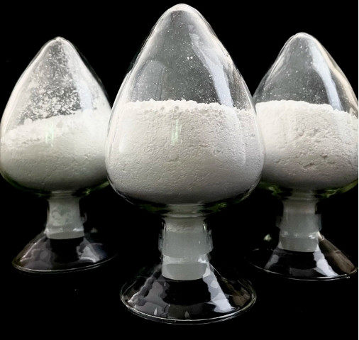 Bezbarwny i bezwonny biały proszek produkt kryolit sodu w branży elektrolizy aluminium
