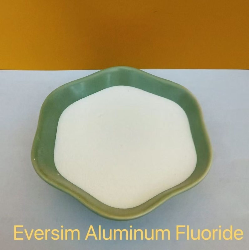 Najwyższa jakość CAS7784 - 18 - 1 White Sandy Aluminum Fluoride AlF3 For Electrolytic Aluminum Industry