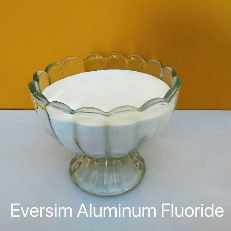 Najwyższa jakość CAS7784 - 18 - 1 White Sandy Aluminum Fluoride AlF3 For Electrolytic Aluminum Industry