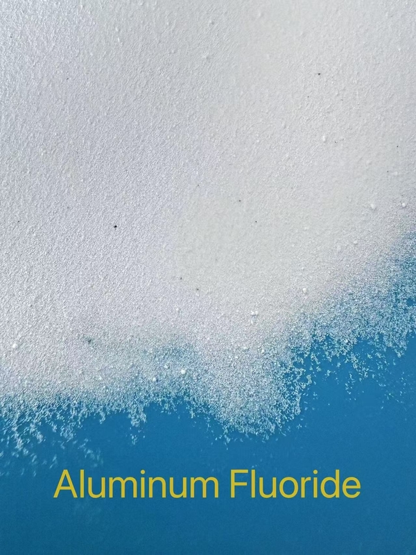 Produkty chemiczne Masa cząsteczkowa 83,98 CAS7784-18-1 Fluorek aluminium Alf3 do fluxu szklanki ceramicznej