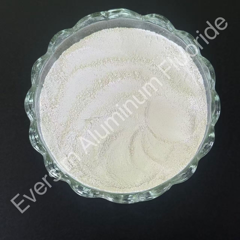 Produkty chemiczne CAS7784-18-1 Biały proszek Fluorek aluminium AlF3 w przemyśle ceramicznym i ścierającym