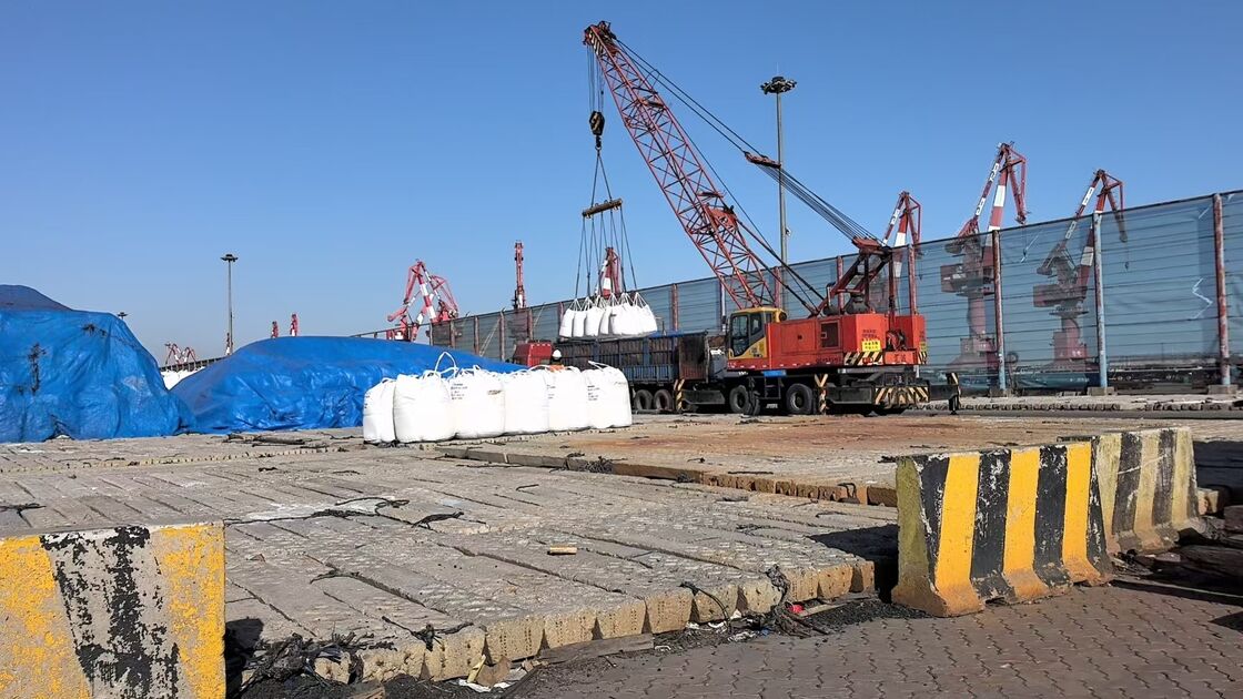 Dostawa fabryczna: Wysokiej jakości tlenek magnezu (możliwość dostosowania na życzenie) — numer CAS 1309-48-4