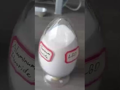 Fluorek aluminium z białego piasku