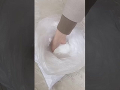 Fluorek aluminium z białego piasku